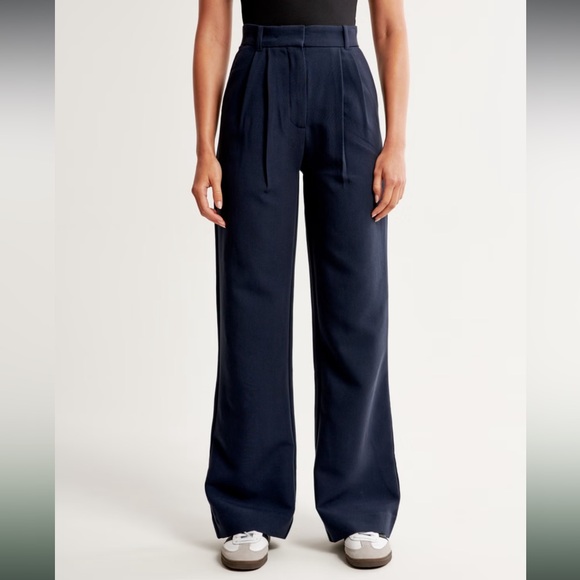 A&F Sloane Tailored Wide Leg Pant in Navy - Picture 2 of 12
